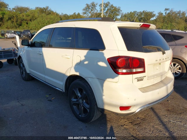 3C4PDCGBXFT547364 Dodge Journey Crossroad