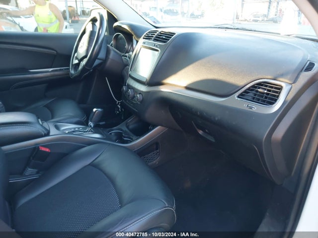 3C4PDCGBXFT547364 Dodge Journey Crossroad