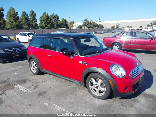 2011 MINI COOPER CLUBMAN WMWZF3C57BT188271 Photo 0