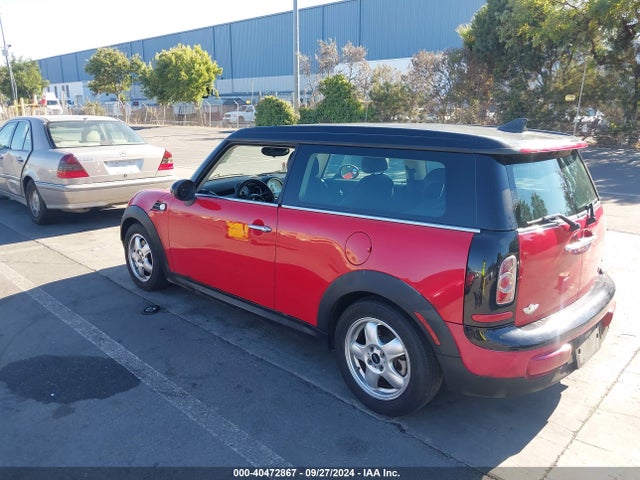 2011 MINI COOPER CLUBMAN WMWZF3C57BT188271 Photo 2