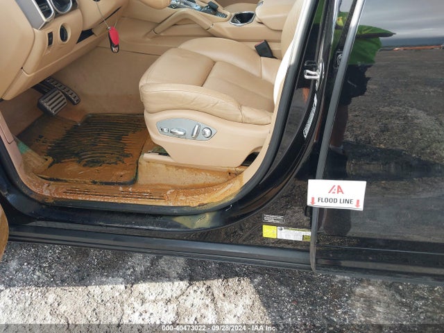 2013 PORSCHE CAYENNE WP1AA2A27DLA02733 Photo 5