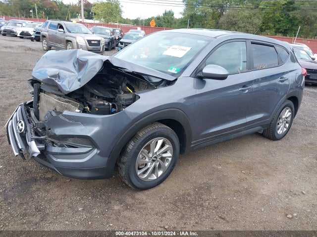 Hyundai TUCSON SE 2018 KM8J2CA47JU755685 Image 2