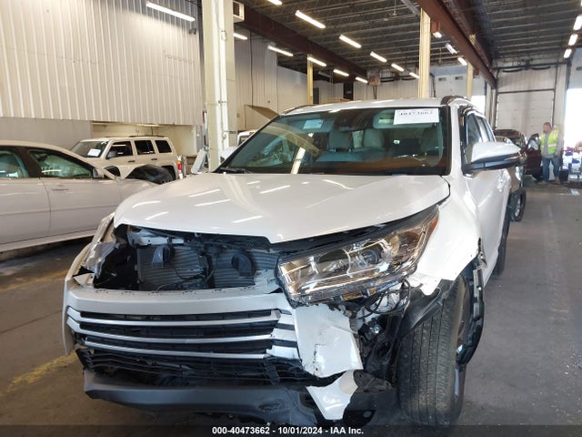 Toyota Highlander Xle 2018 5TDJZRFH2JS837066 Image 12