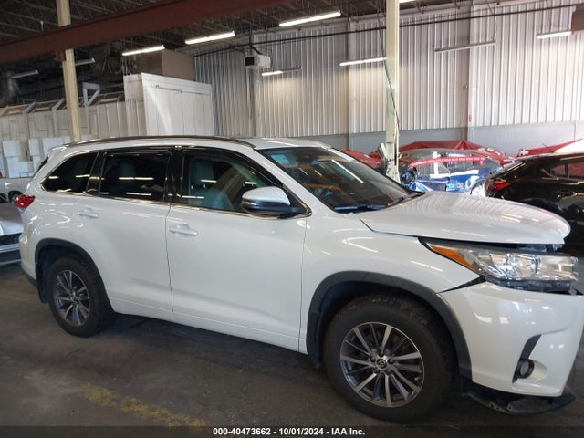 Toyota Highlander Xle 2018 5TDJZRFH2JS837066 Image 13