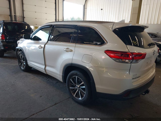 Toyota Highlander Xle 2018 5TDJZRFH2JS837066 Image 3