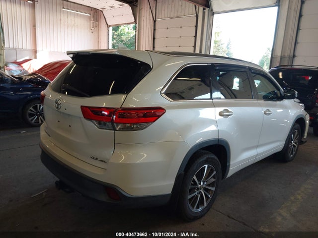 Toyota Highlander Xle 2018 5TDJZRFH2JS837066 Image 4