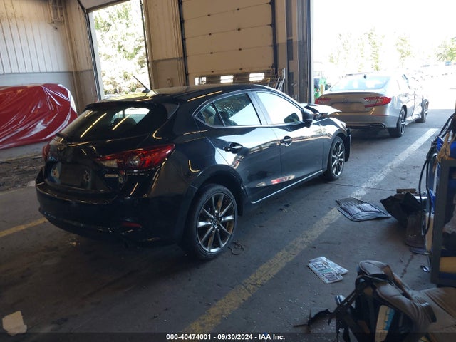 3MZBN1L33JM259566 Mazda Mazda3 Touring