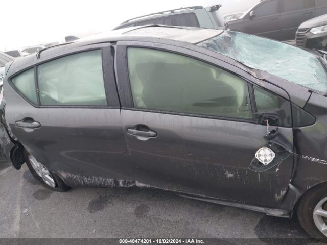 JTDKDTB33G1134320 Toyota Prius C Four
