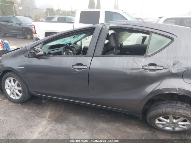 JTDKDTB33G1134320 Toyota Prius C Four