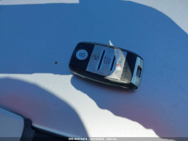 KNDCB3LC7H5054604 KIA NIRO LX