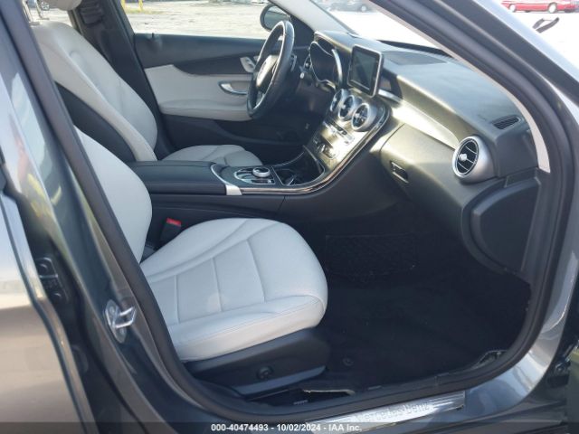 55SWF4JB5HU184251 Mercedes-Benz C 300 Luxury/sport