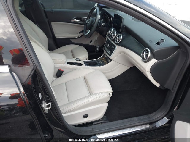 WDDSJ4EB6HN436136 Mercedes-Benz CLA 250