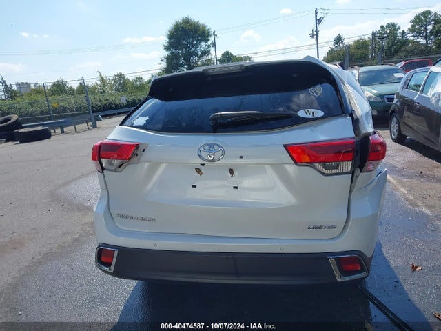 Toyota Highlander Limited Platinum 2019 5TDYZRFH3KS312016 Image 16