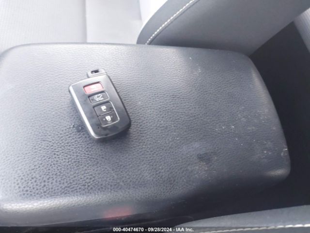 JTMRJREV7GD022304 Toyota Rav4 Hybrid Xle