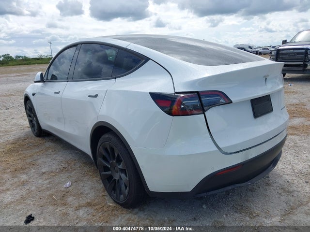 2022 TESLA MODEL Y 7SAYGDEE8NF401172 Photo 2