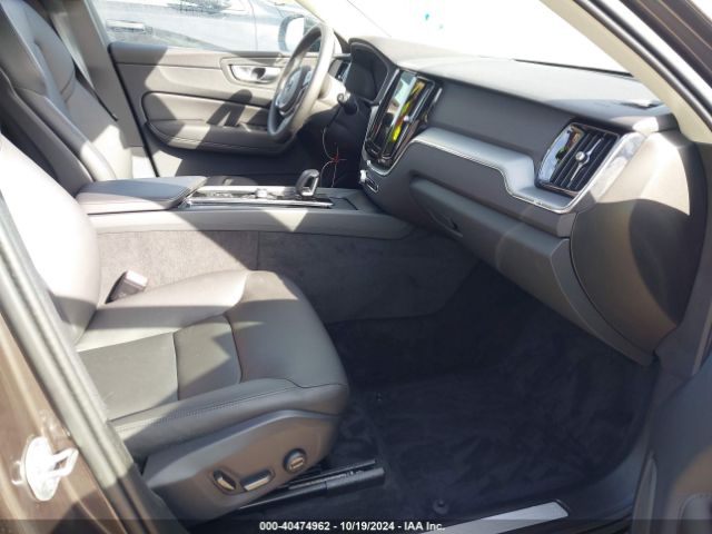 YV4L12RK6R1822218 Volvo Xc60 B5 Core Dark Theme