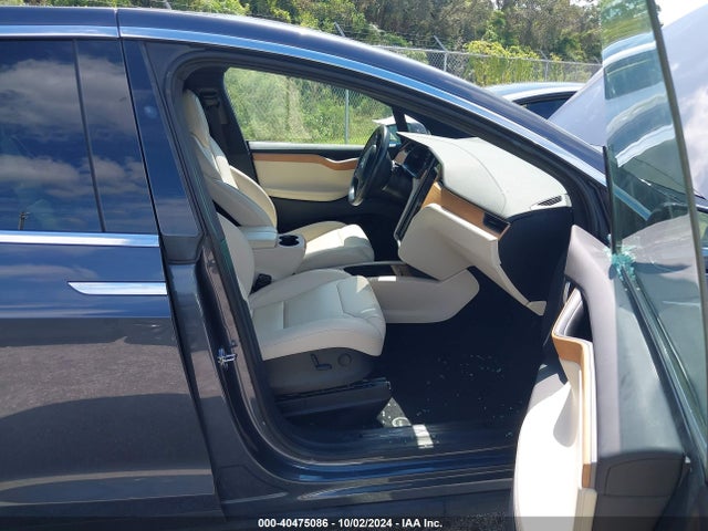 2019 TESLA MODEL X 5YJXCBE23KF203223 Photo 4