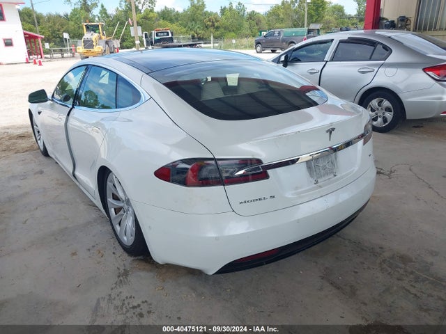 2017 TESLA MODEL S 5YJSA1E1XHF225942 Photo 2