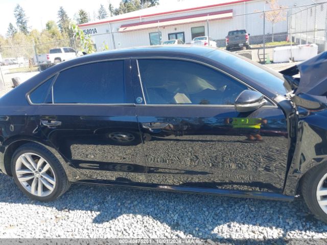 1VWLA7A38KC009135 Volkswagen Passat 2.0t Wolfsburg Edition