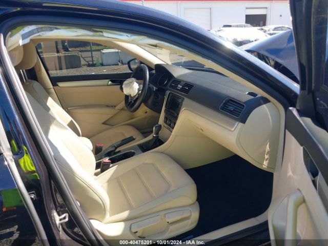 1VWLA7A38KC009135 Volkswagen Passat 2.0t Wolfsburg Edition