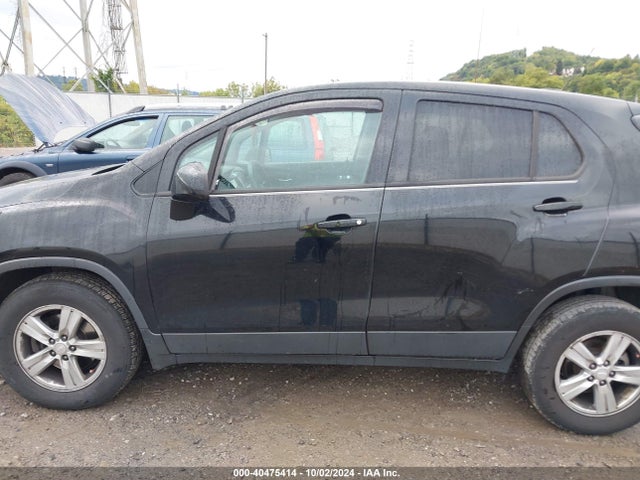 Chevrolet TRAX LS 2019 3GNCJNSB5KL392007 Image 14