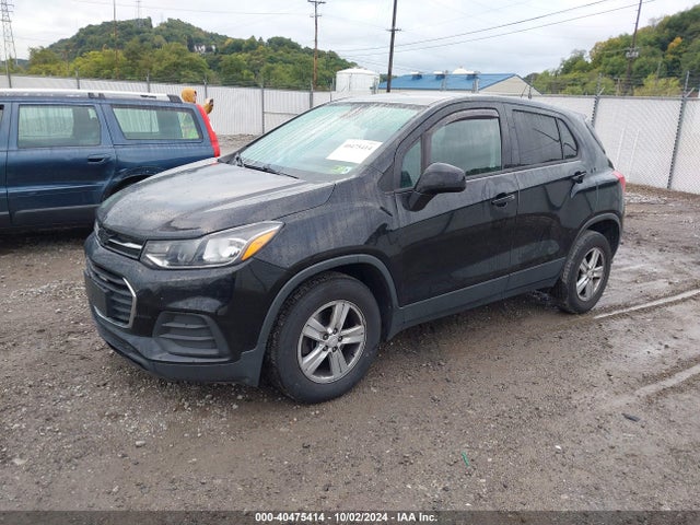 Chevrolet TRAX LS 2019 3GNCJNSB5KL392007 Image 2