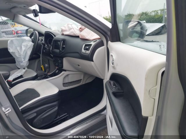 3C4NJCBB9KT677542 Jeep Compass Sun And Wheel Fwd