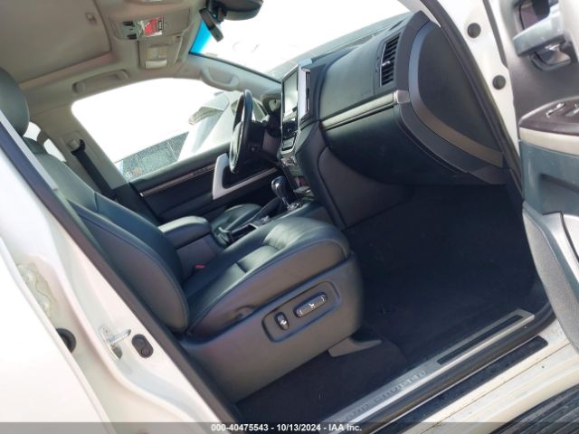 2021 TOYOTA LAND CRUISER JTMCY7AJXM4097812 Photo 4