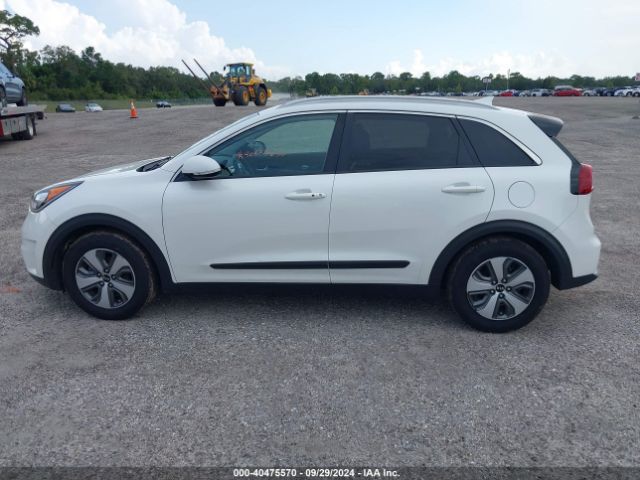 KNDCC3LC9K5274587 KIA NIRO EX
