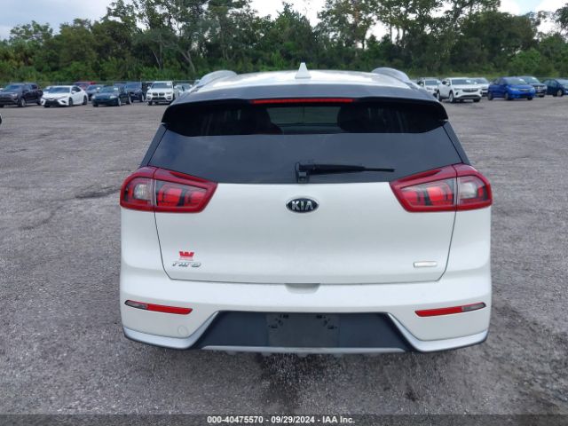 KNDCC3LC9K5274587 KIA NIRO EX