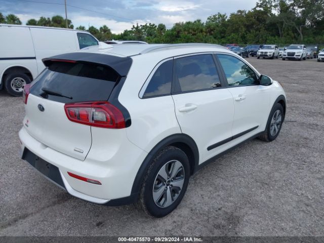 KNDCC3LC9K5274587 KIA NIRO EX
