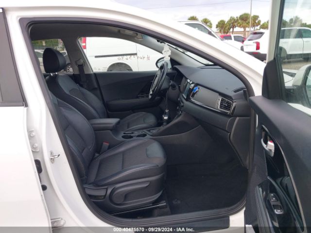 KNDCC3LC9K5274587 KIA NIRO EX