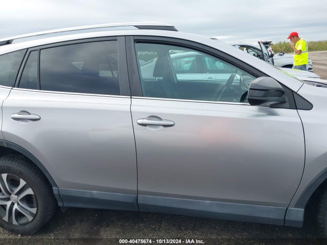 Toyota RAV4 LE 2017 2T3ZFREVXHW383015 Image 13