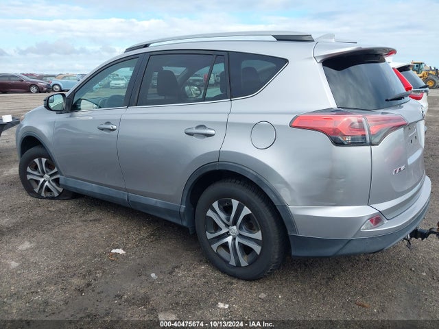 Toyota RAV4 LE 2017 2T3ZFREVXHW383015 Image 3