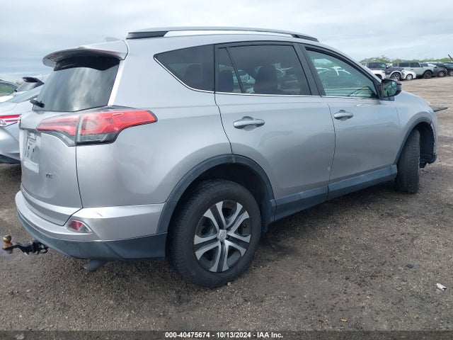 Toyota RAV4 LE 2017 2T3ZFREVXHW383015 Image 4