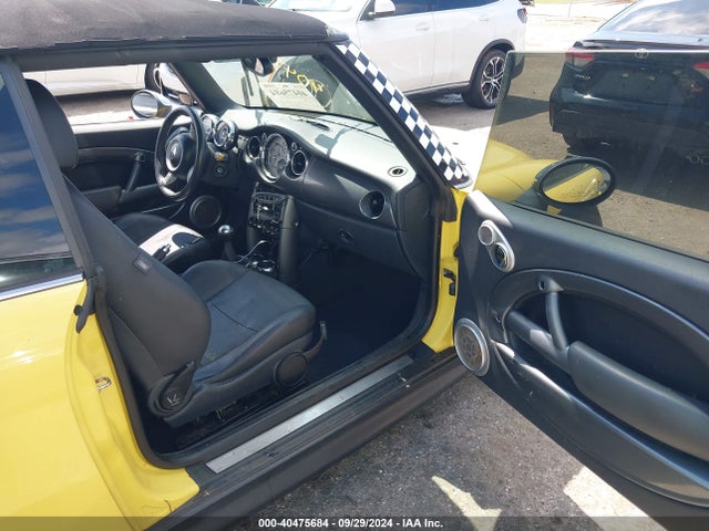 2005 MINI COOPER S WMWRH33545TF83848 Photo 4