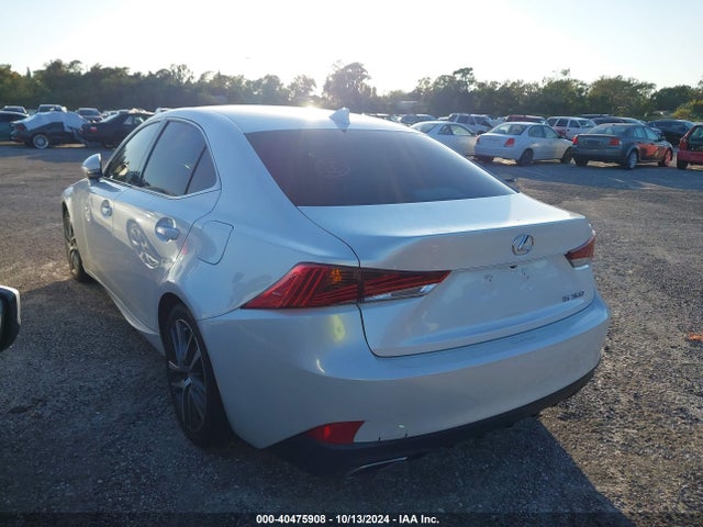 Lexus IS 300 2020 JTHAA1D20L5103332 Image 3