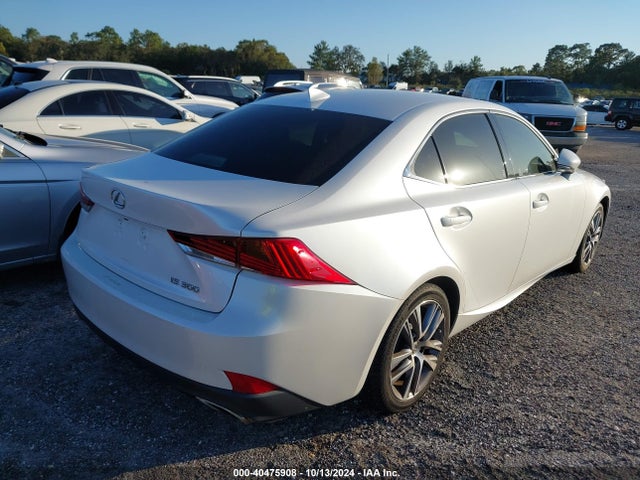 Lexus IS 300 2020 JTHAA1D20L5103332 Image 4