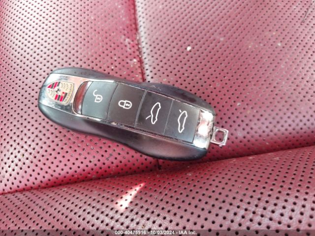 WP0CB2A82HS241677 Porsche 718 Boxster S