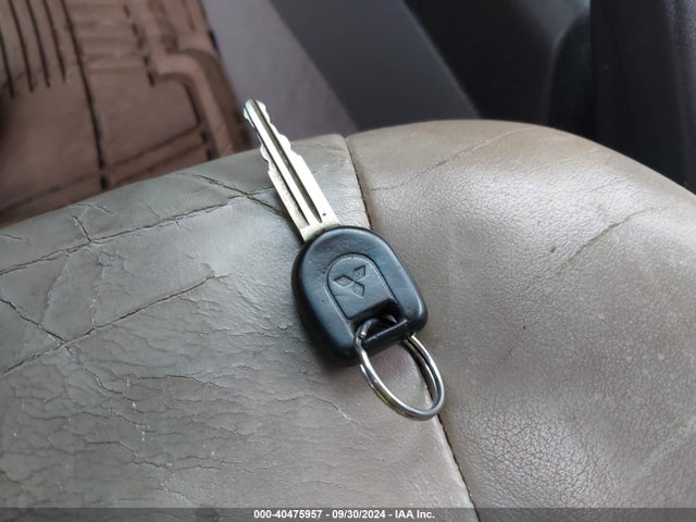 2004 MITSUBISHI MONTERO JA4MW51S64J010877 Photo 10