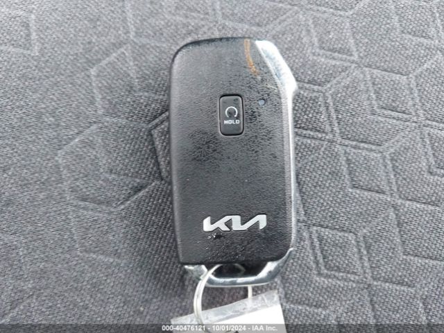 KNDEU2AA9R7665528 KIA SELTOS S