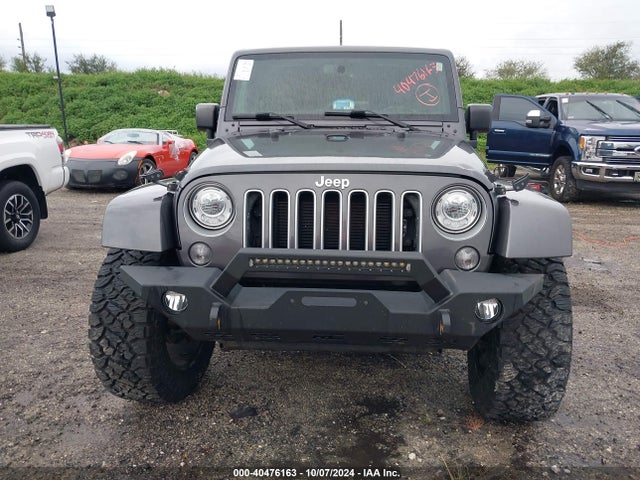 1C4BJWEG9HL507567 Jeep Wrangler Unlimited Sahara 4x4