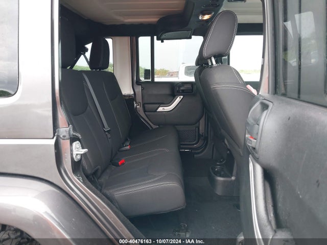 1C4BJWEG9HL507567 Jeep Wrangler Unlimited Sahara 4x4
