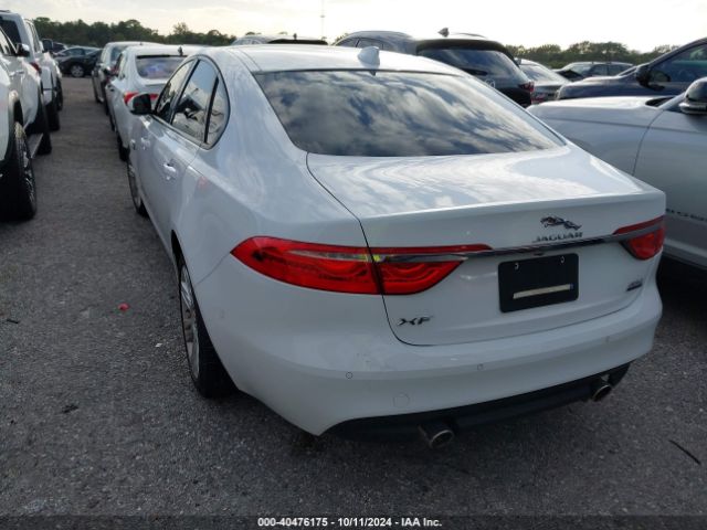 2017 JAGUAR XF SAJBJ4BV9HCY38240 Photo 2