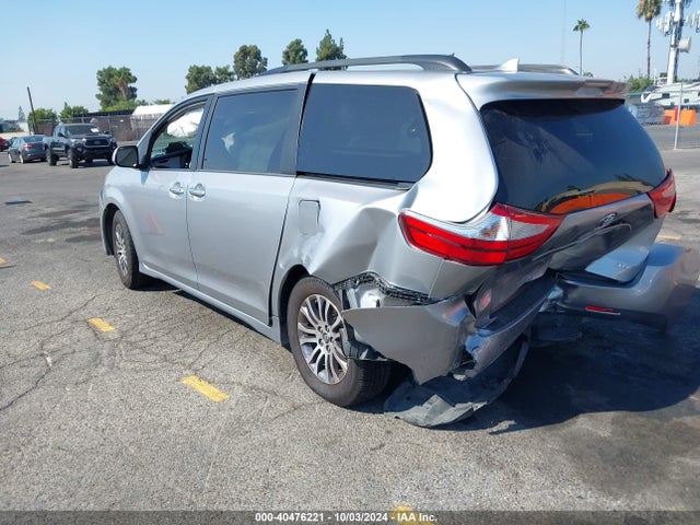 Toyota Sienna Xle 8 Passenger 2018 5TDYZ3DC8JS911125 Image 3