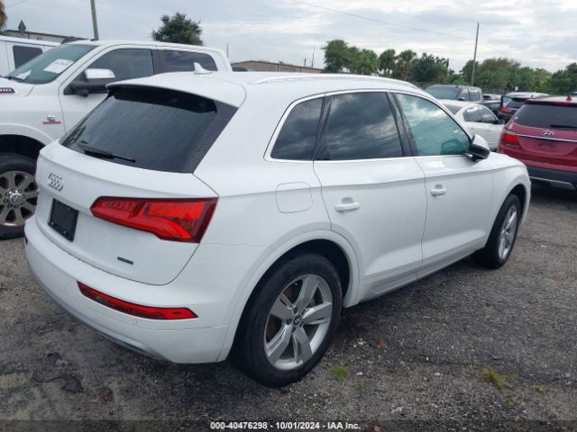 WA1BNAFY8K2016624 Audi Q5 45 Premium