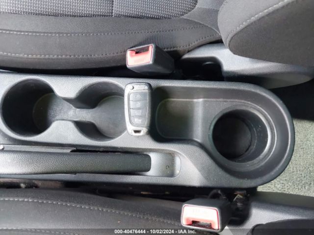 3KPC24A32JE014983 Hyundai ACCENT SE