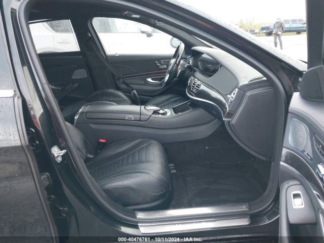 WDDUG8DB1JA415627 Mercedes-Benz S 560