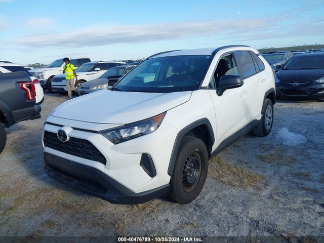 Toyota RAV4 LE 2021 2T3H1RFV4MC115839 Image 2