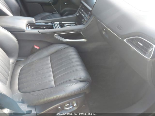 2019 JAGUAR F-PACE SADCN2GX4KA600020 Photo 4